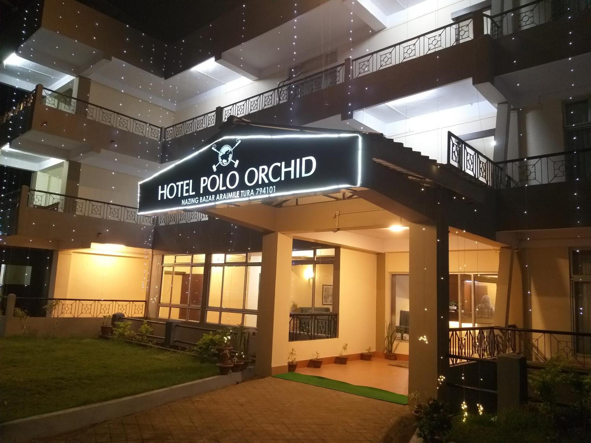 Polo Tura Hotel Extérieur photo
