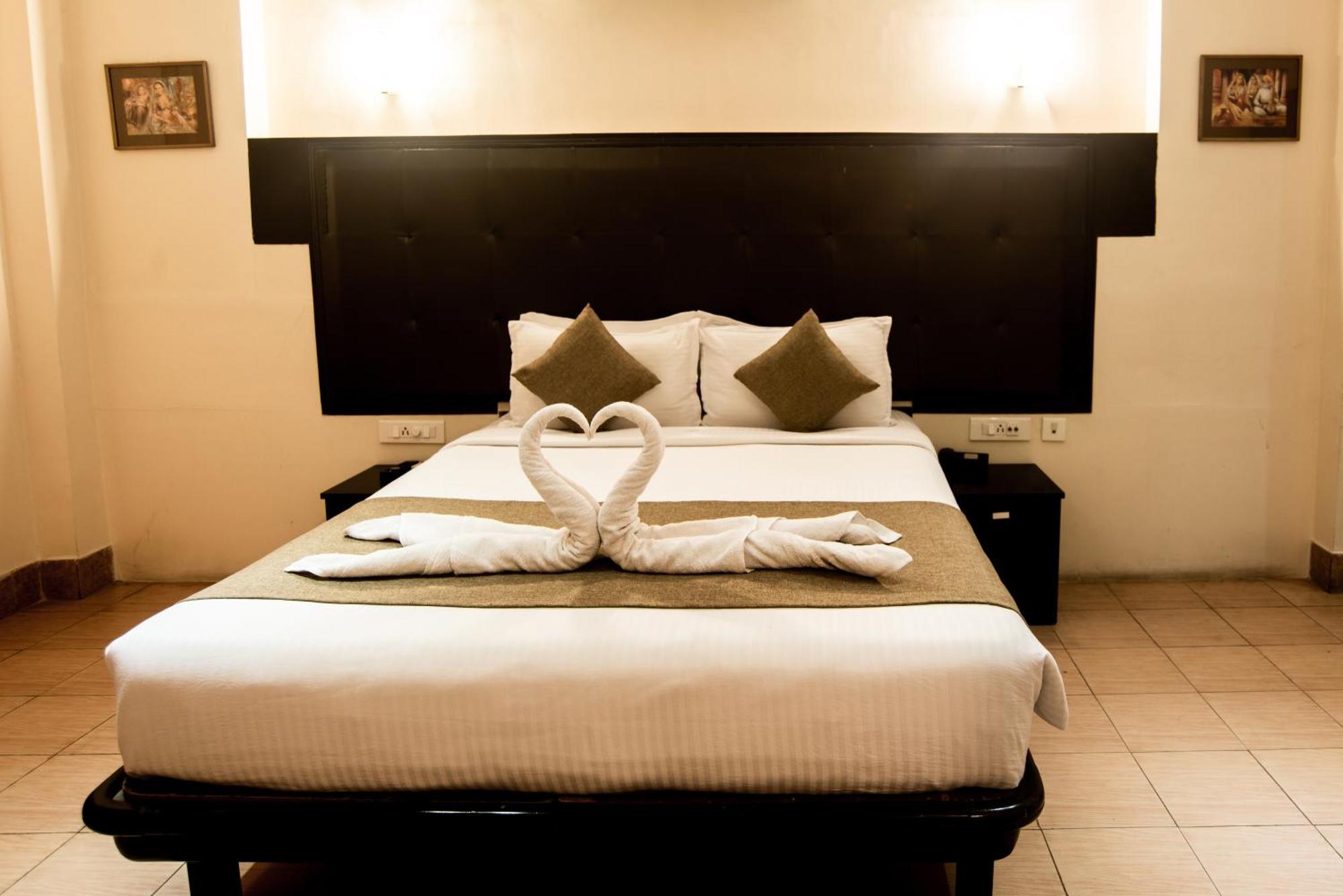 Polo Tura Hotel Extérieur photo