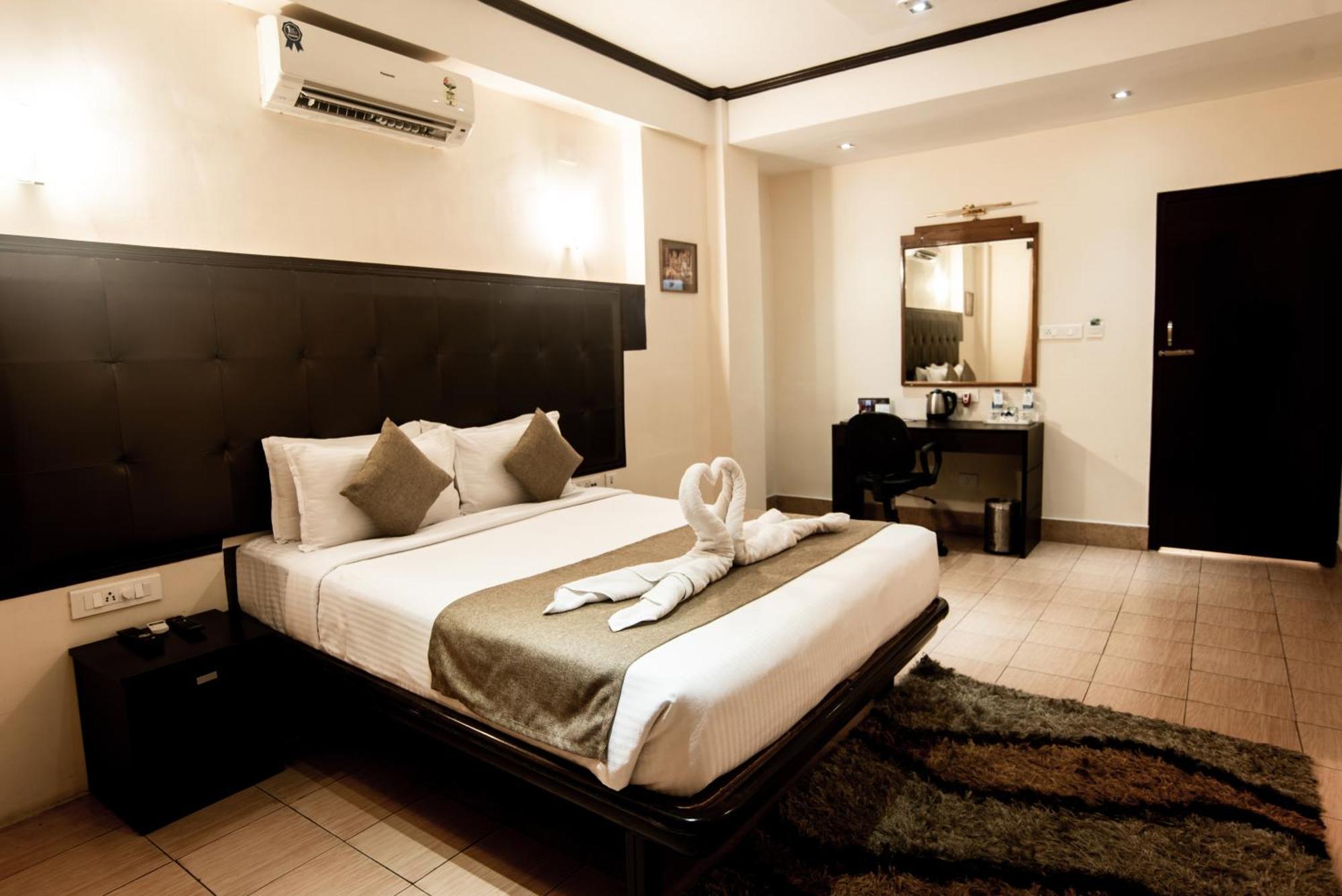 Polo Tura Hotel Extérieur photo