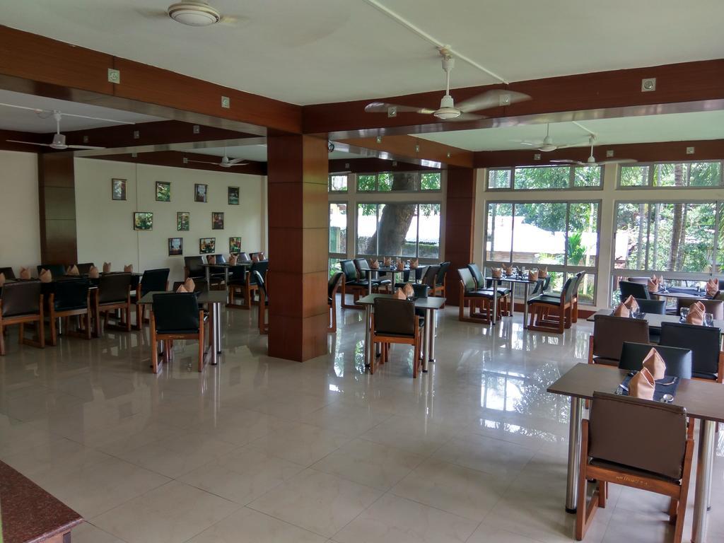 Polo Tura Hotel Extérieur photo